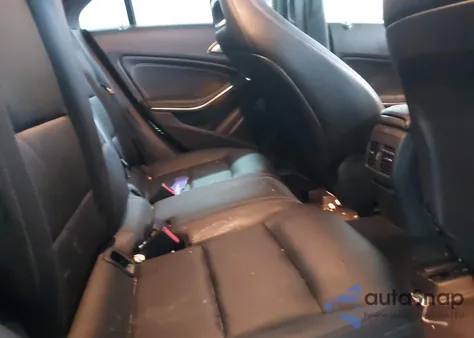 2018 Mercedes-Benz Cla 250 z USA, uszkodzony, nr VIN WDDSJ4EB5JN665171